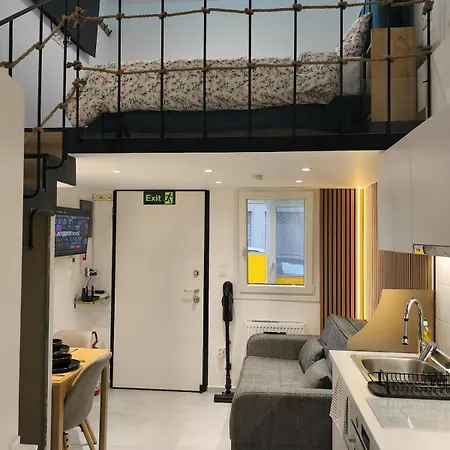 Ipokratio Loft - 2 Min To Metro & Ipokratio Hospital Thessaloniki